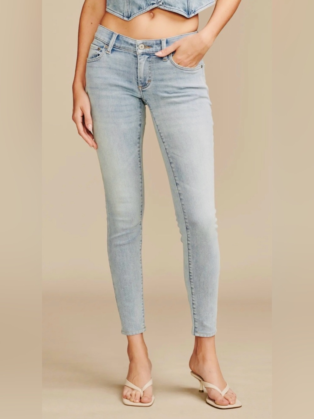 Lucky Brand Low Rise Crop Lolita Jeans In Light Wash Size 8 (29”)